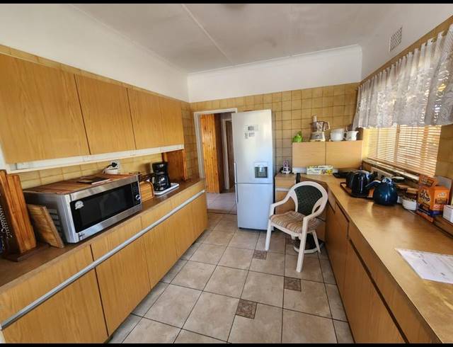 3 BEDROOM HOUSE FOR SALE IN FLORENTIA